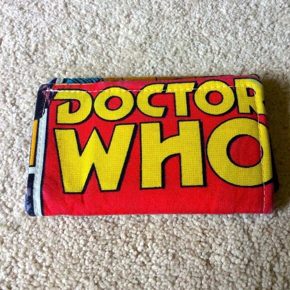 Doctor Who Comic Fold Out Wallet - Picture 2 of 4